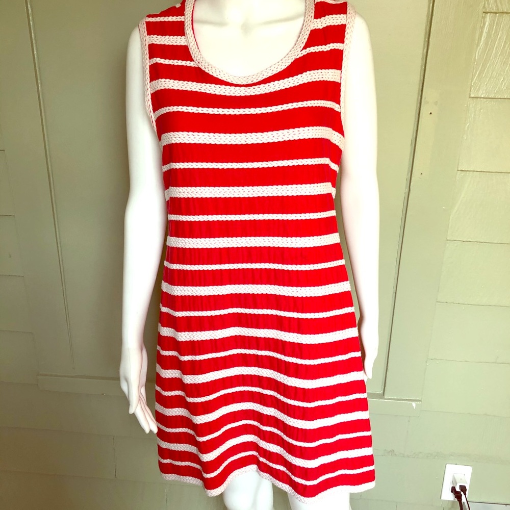 short dress with cute embroidered thread lines